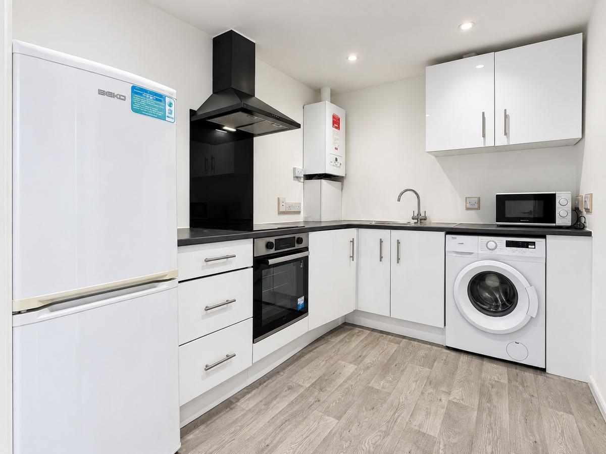 1 bed flat to rent Flat 1, Colnbrook SL3