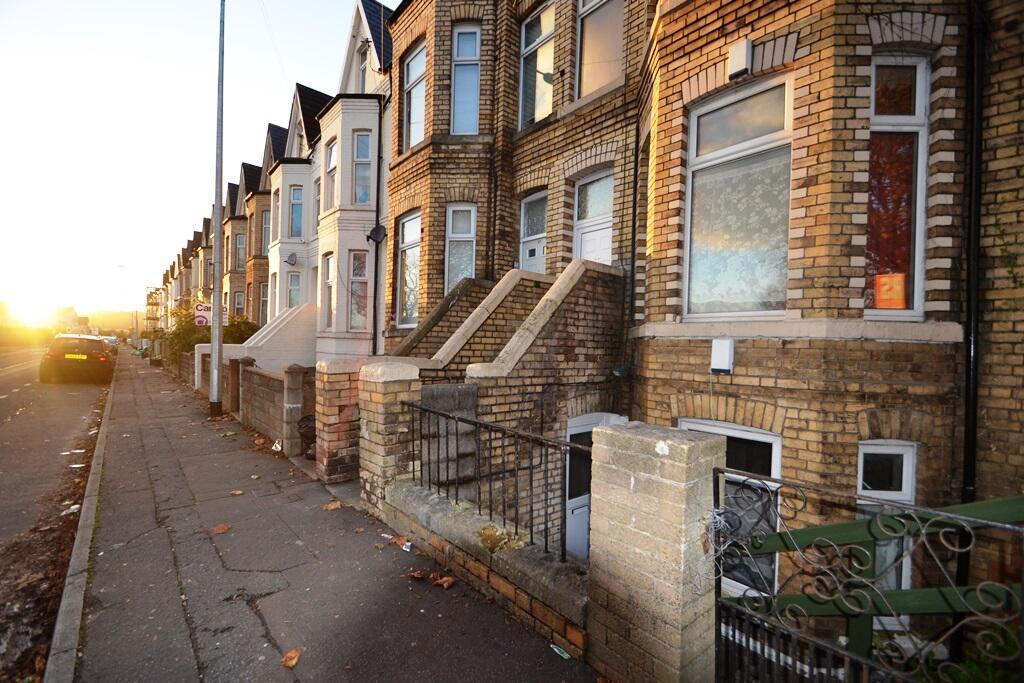 Available 1 Bed Flat