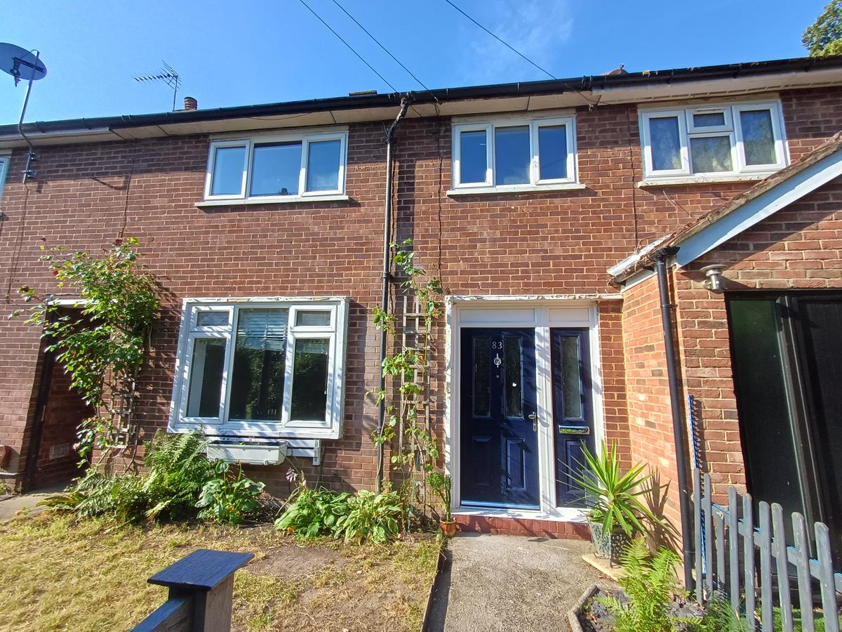 3 bed property with solar panels to rent Harrow Road, Slough SL3